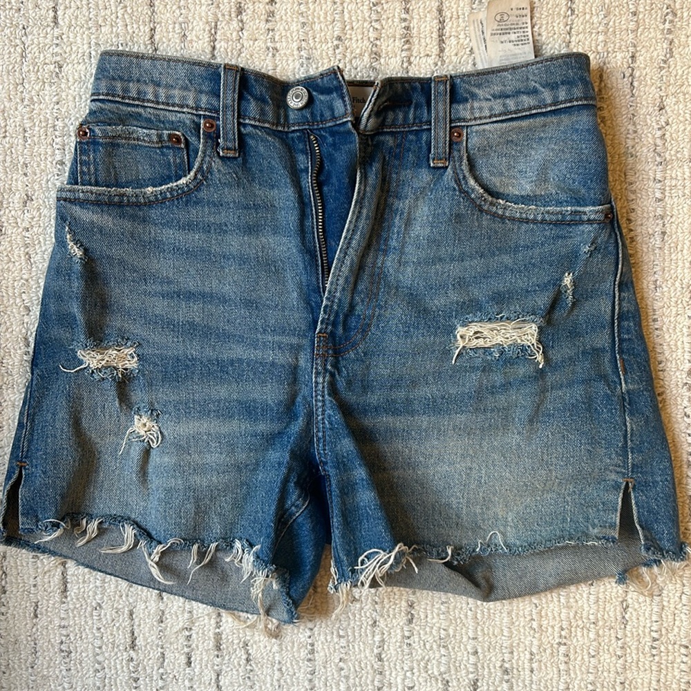 Abercrombie & Fitch high rise 4” denim shorts